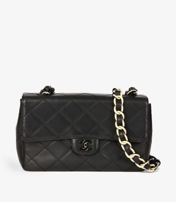 Black Quilted Lambskin Vintage Medium Classic Single Flap Bag