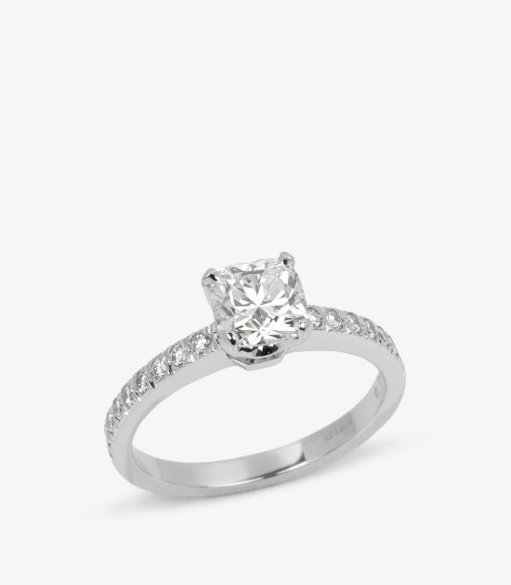 Tiffany & Co. 0.90ct Cushion cut Diamond Platinum Novo Ring at Xupes