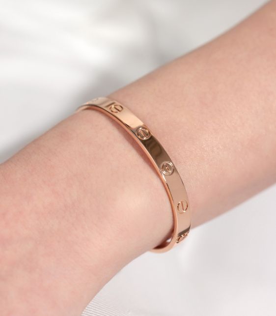 18ct Rose Gold Love Bangle