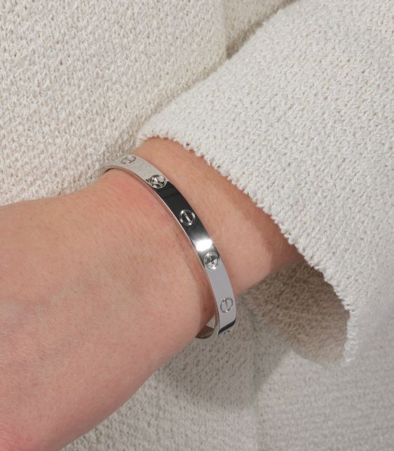 18ct White Gold Love Cuff Bangle