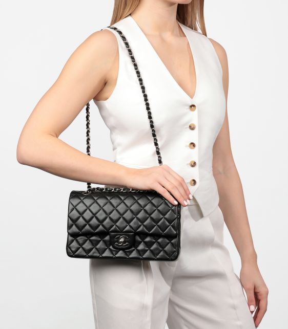 Black Quilted Lambskin Vintage Medium Classic Double Flap Bag