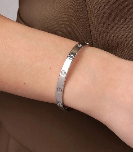6 Diamond 18ct White Gold Love Bangle