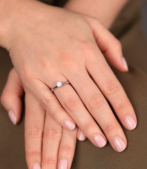 Brilliant Cut 0.58ct Diamond Platinum Tiffany Setting Ring