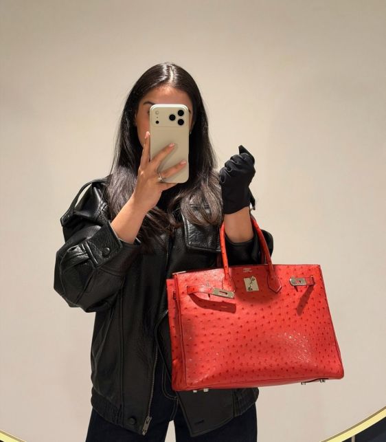 Rouge Vif Ostrich Leather Vintage Birkin 35cm Retourne