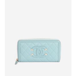 CHANEL❣️カード・ケース‼️エナメルアイスブルー❣️新品未使用‼️ CHANEL❣️カード・ケース‼️エナメルアイスブルー❣️新品未使用