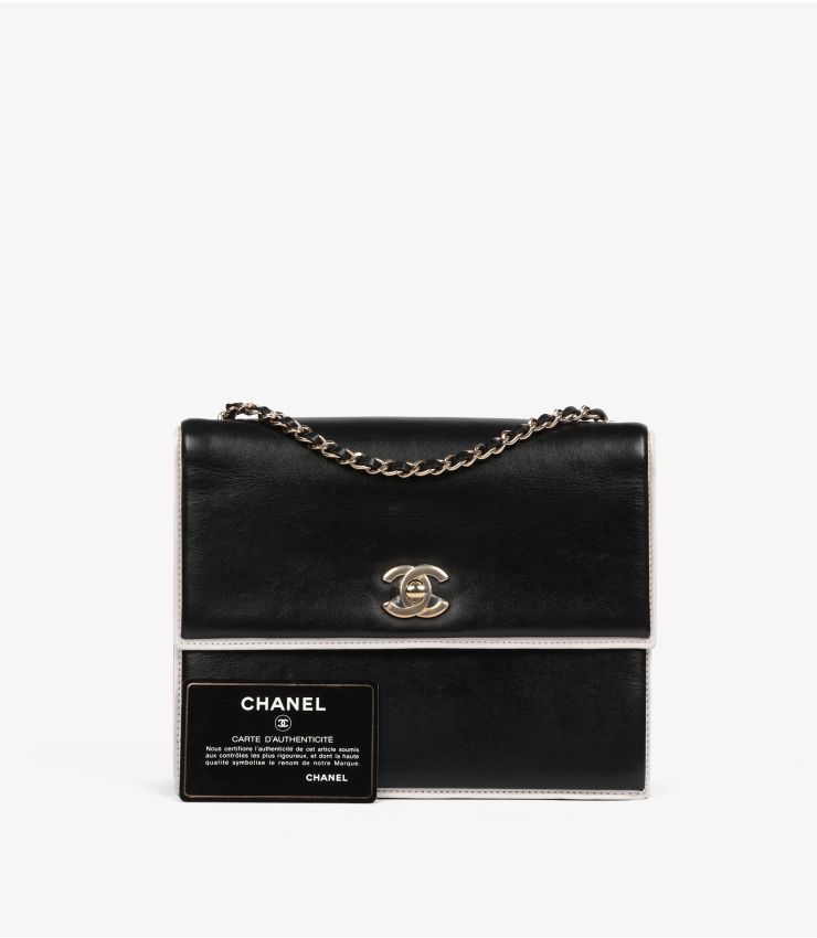 Chanel Black & White Square Frame Single Flap CB1525 | Xupes Chanel Black & White Square Frame Single Flap CB1525 | Xupes