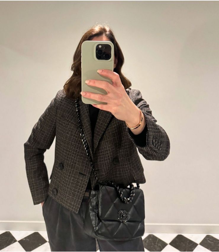 Chanel Pre-Owned Black Small 19 Flap Bag CB1626 | Xupes