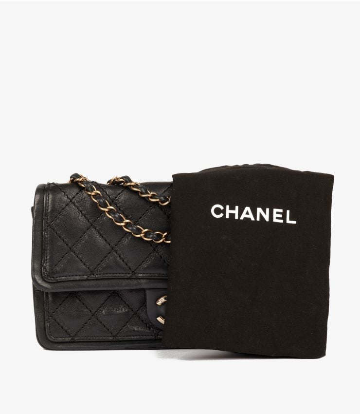 Chanel Pre-Owned Black Iridescent Sheriff Star Flap CB939 | Xupes