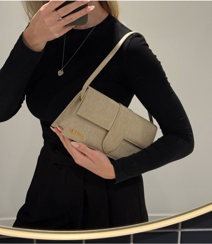 Jacquemus Bambino Long リネン　ベージュ Jacquemus Bambino Long リネンベージュ