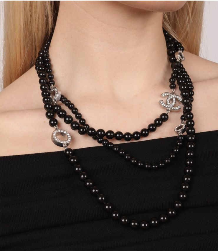 Chanel Pre-Owned Silver Tone CC Necklace CAAJ021 | Xupes | Xupes