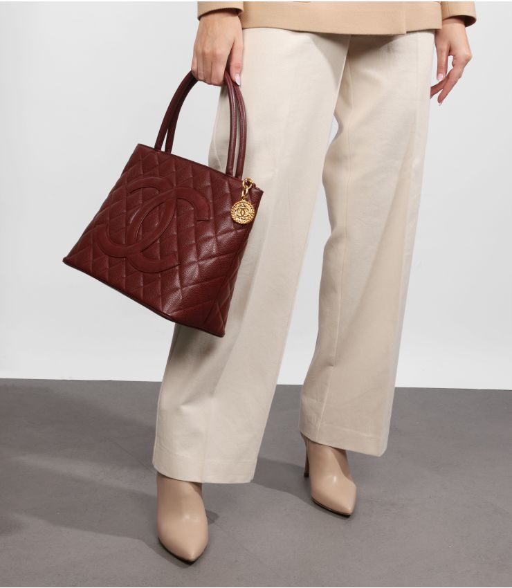 Chanel Burgundy Caviar Vintage Medallion Tote CB964 Xupes