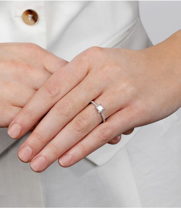 Princess Cut Diamond Platinum Novo Ring