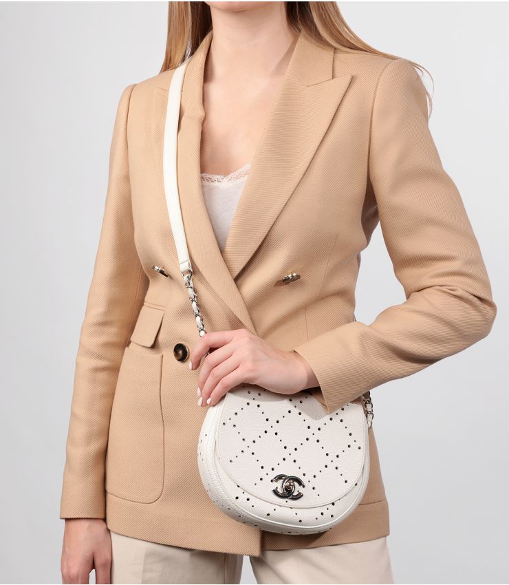 CHANEL コサージュ CHANEL シャネル コサージュ カメリア フラワー ステッチ レザー