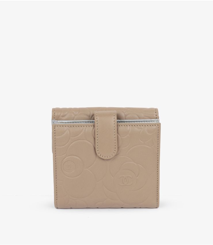 Chanel Taupe Camellia Classic Compact Wallet CAA0076 | Xupes
