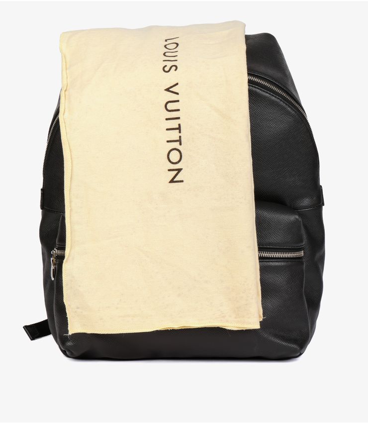 Louis Vuitton Black Taiga Discovery PM Backpack CB708 | Xupes