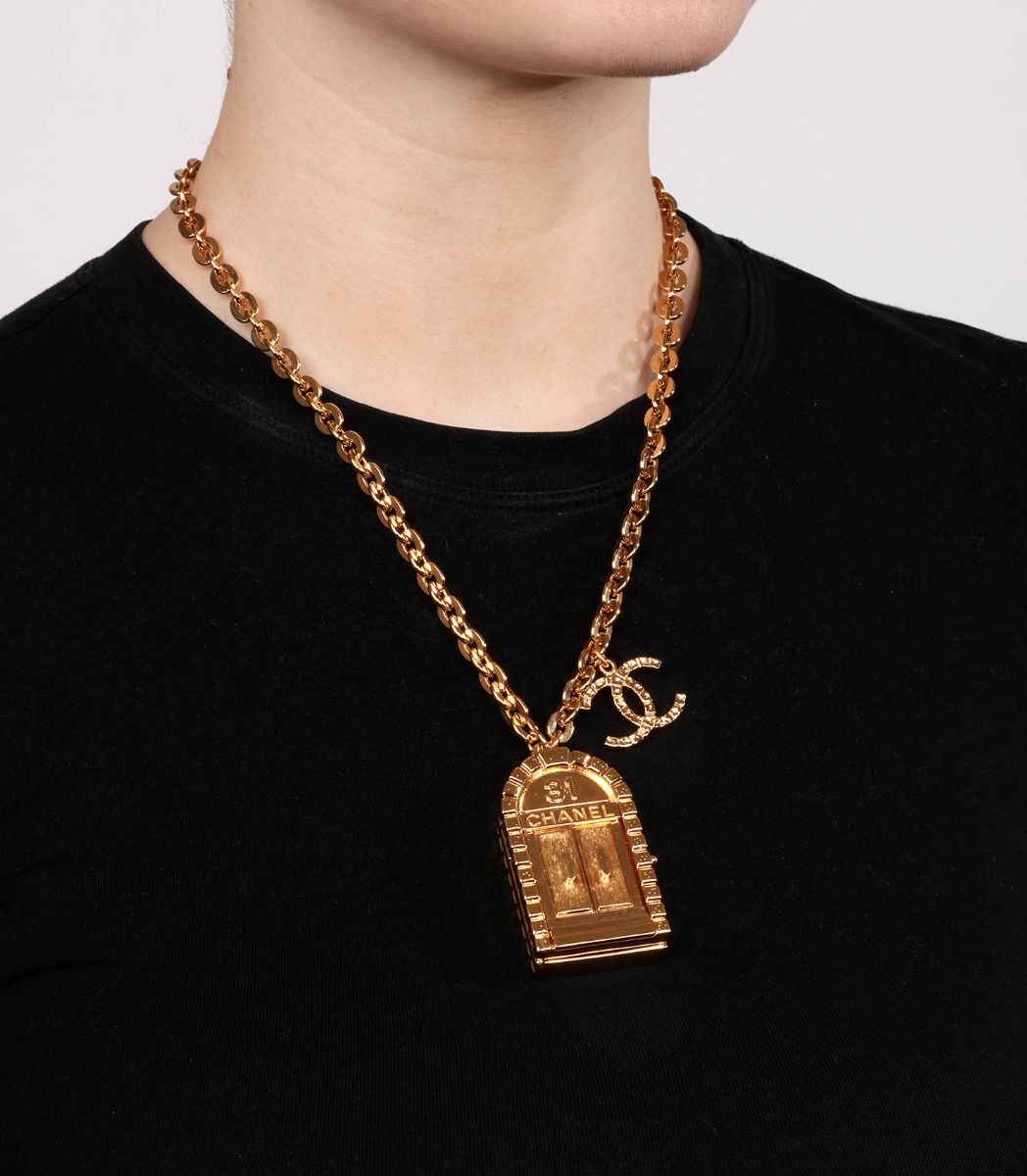 Chanel Gold Tone 31 Rue Cambon Door Necklace AAJ096 Xupes
