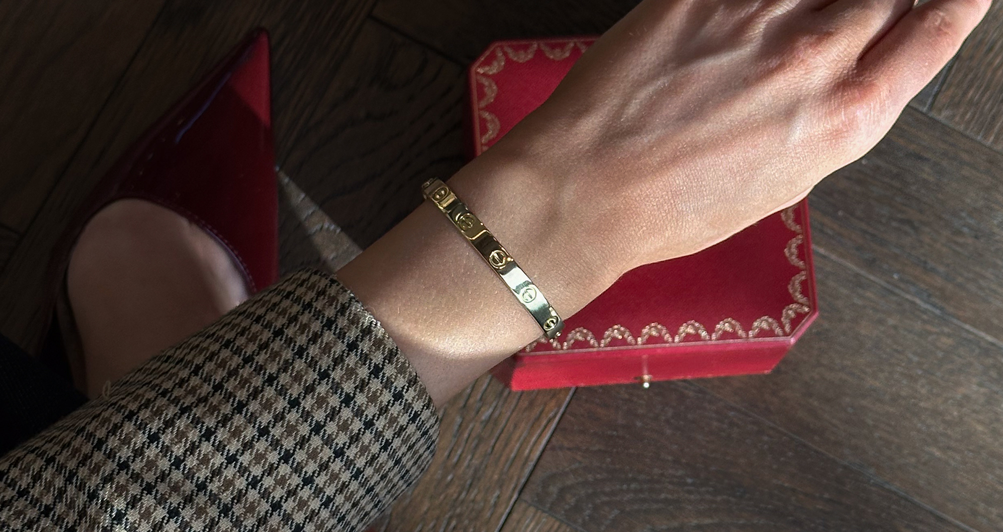 A Guide to Buying a Cartier Love Bangle: A Timeless Investment